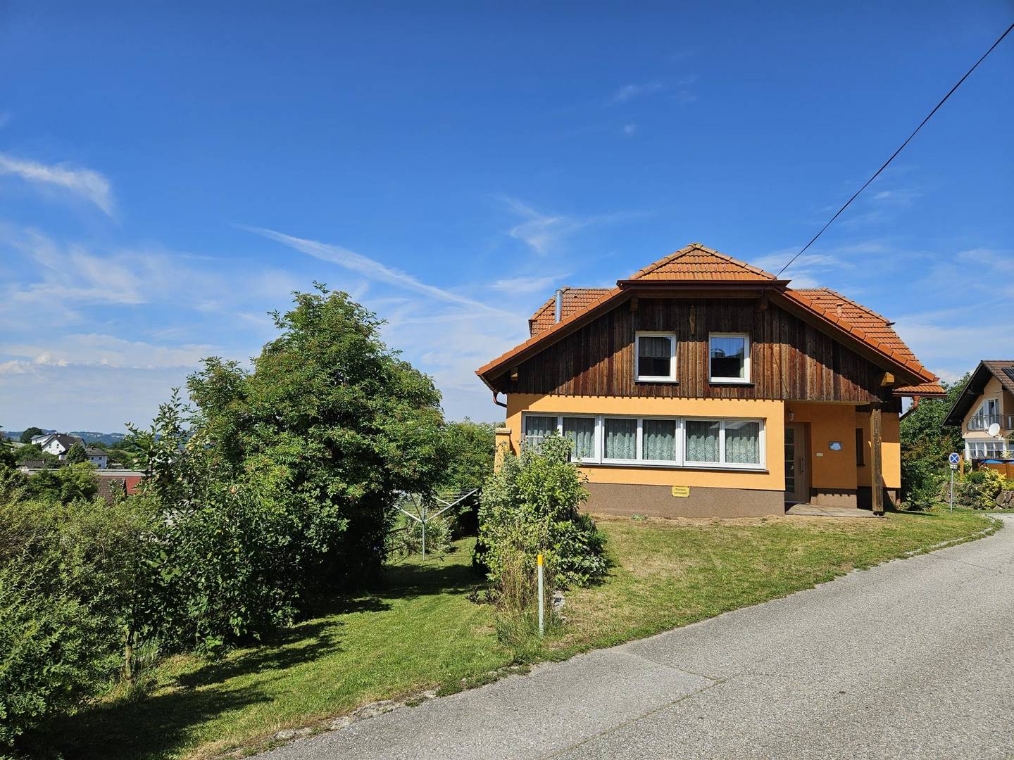 Generalsaniertes Wohnhaus in Zentrumslage von Mönchdorf, 158 m²