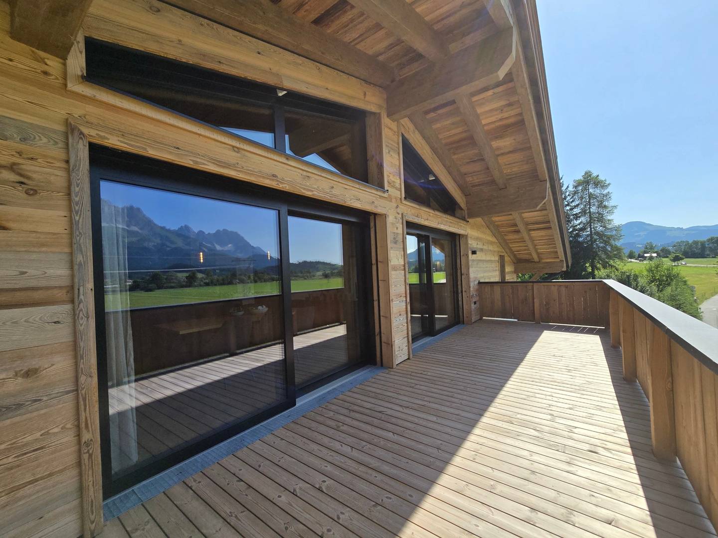 Top floor apartment with Kaiserblick and terrace