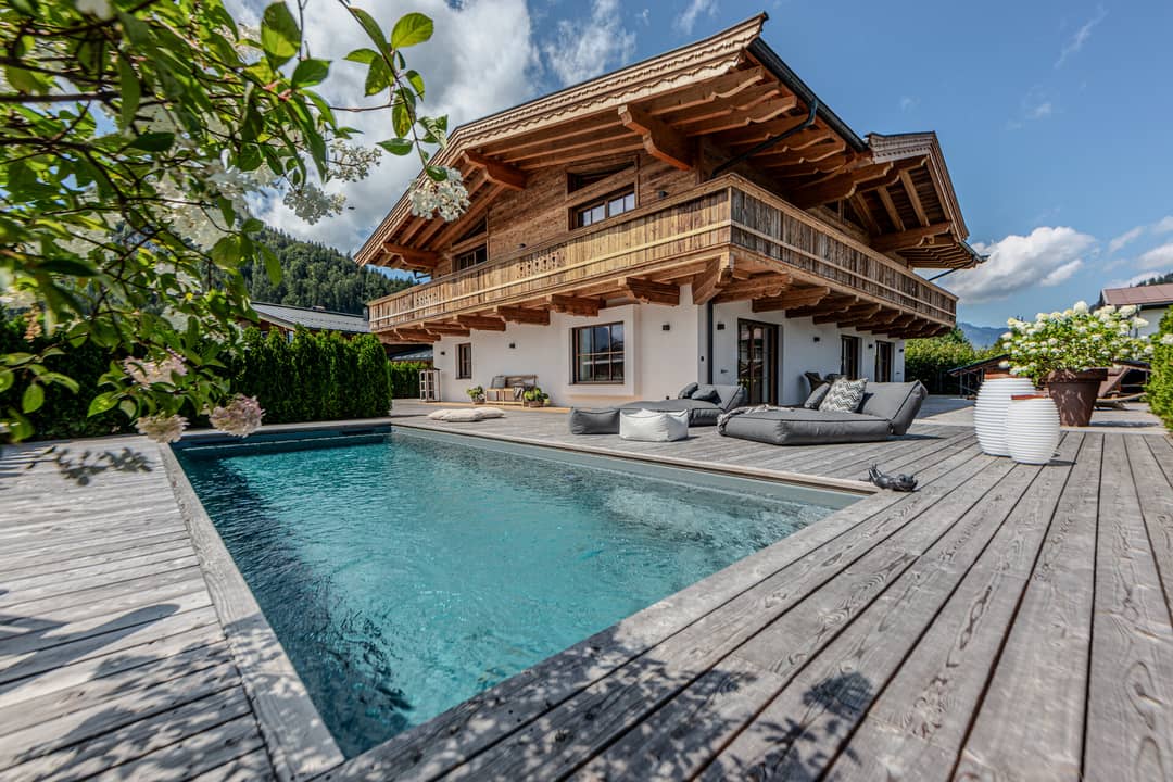 Einfamilienhaus in Kössen mit Bergblick und Pool, 289 m² Wohnfläche