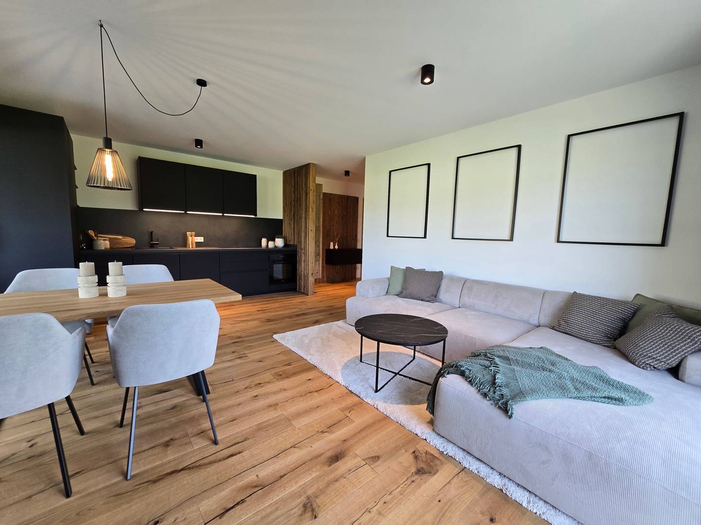 Erdgeschosswohnung mit Garten und Bergblick