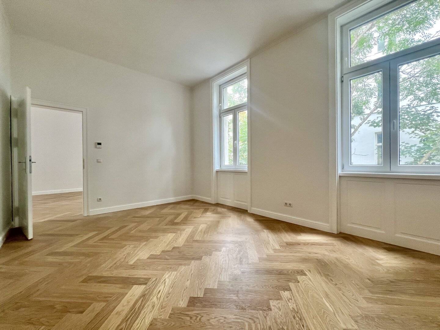 Max-Winter-Platz 18 stylish old building in a popular residential area?terminate? Wait no punctuation? this is the content we can deliver.