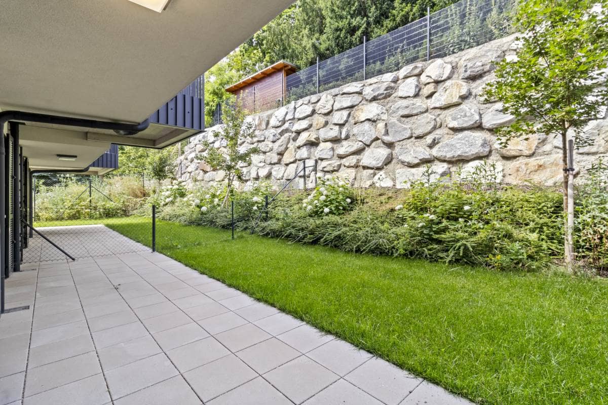 Wohnung Neubau mit hofseitigem Garten