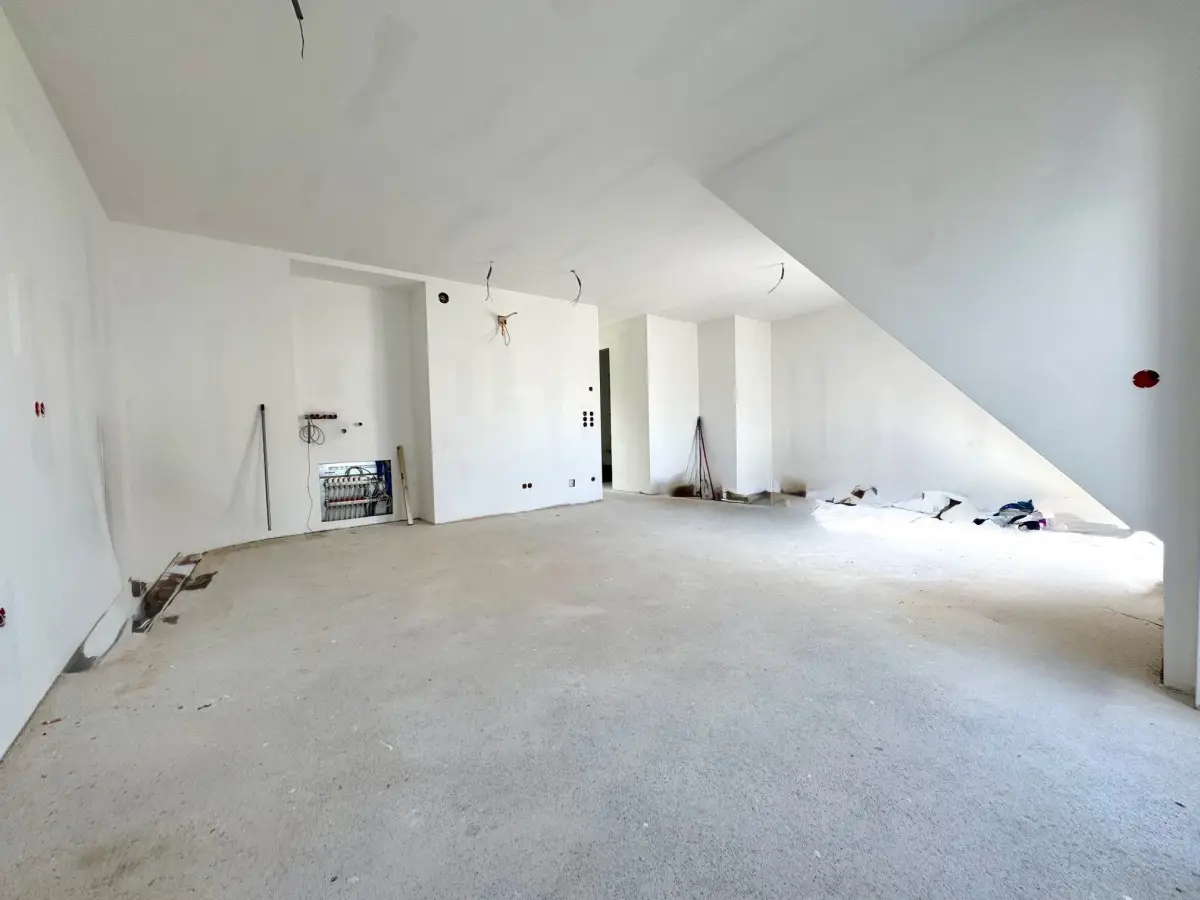 Maisonette apartment with loggia and balcony