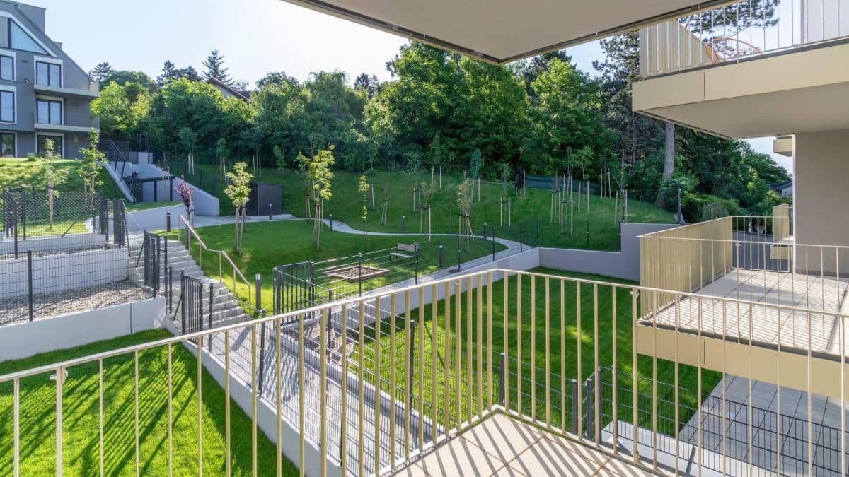 Dachgeschosswohnung im Grünen mit Balkon