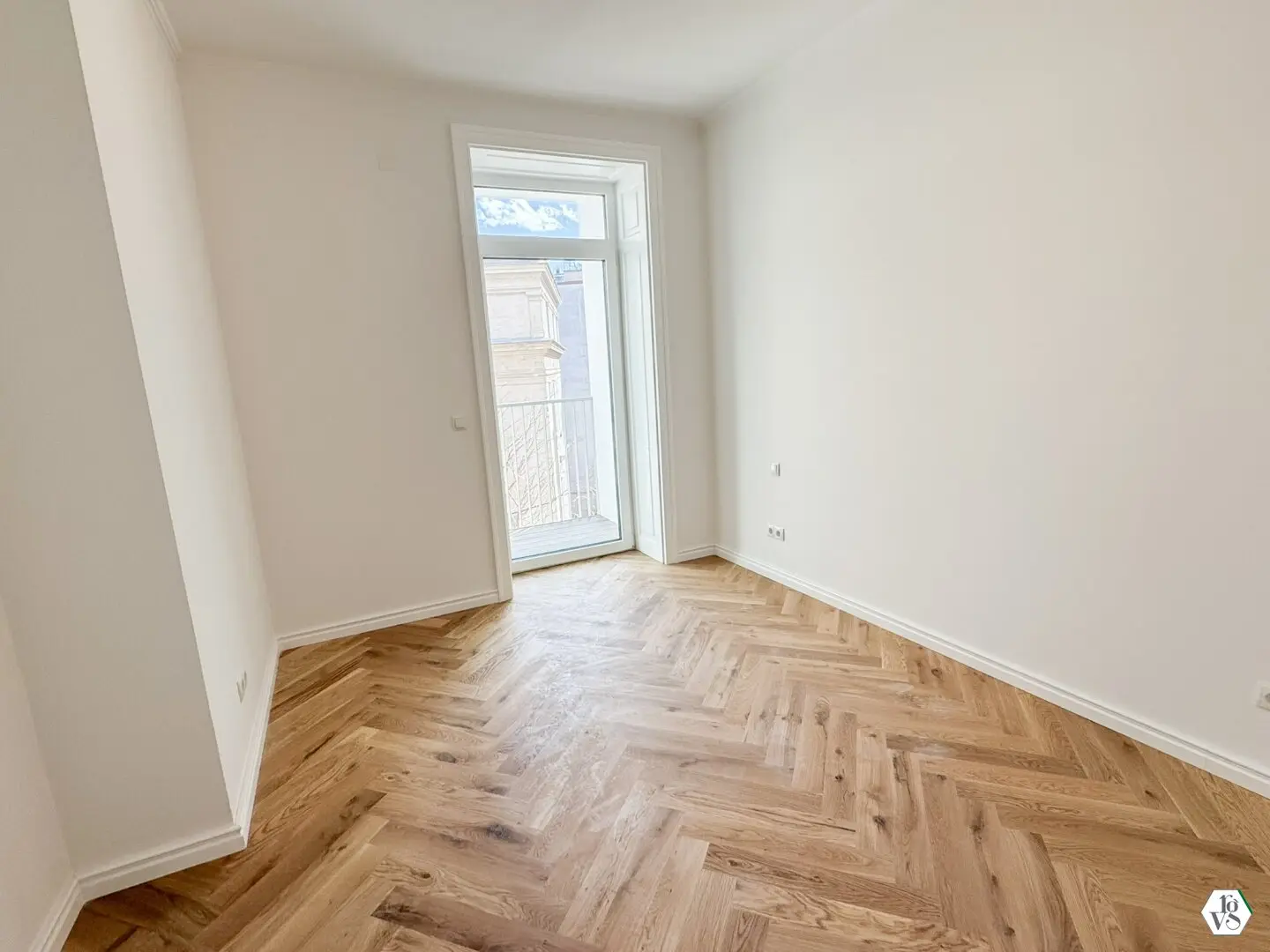 Renovated apartment with loggia first occupancy