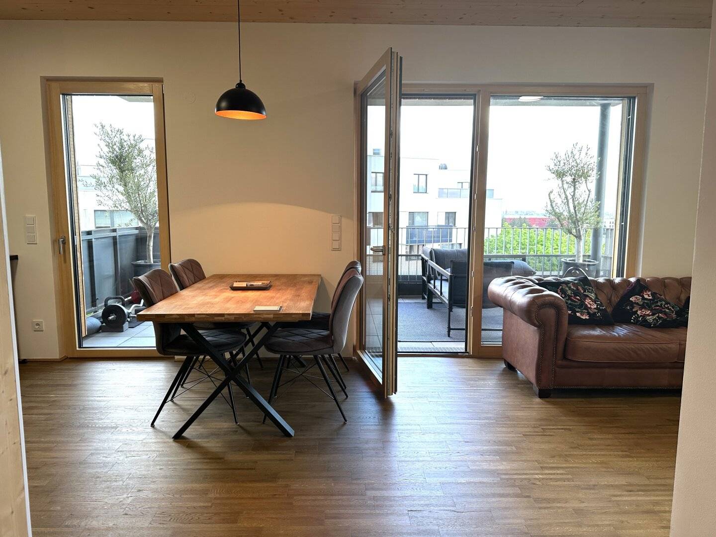 Wunderschöne & vollmöblierte 2-Zimmerwohnung in absoluter Ruhelage mit schönem Ausblick von großer Terrasse - en suite Badezimmer inklusive