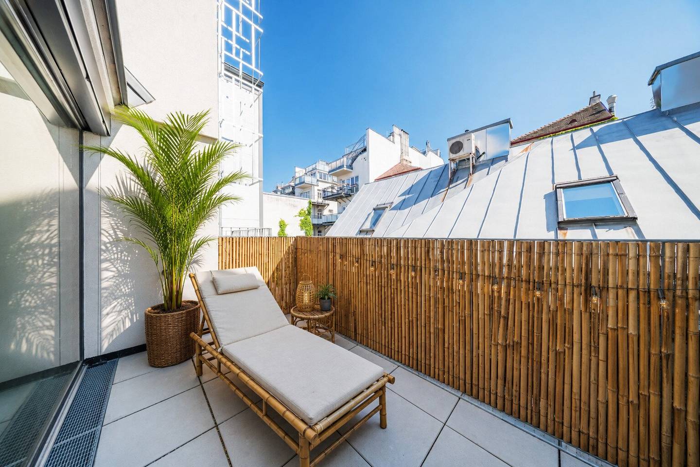 Möblierung Terrasse KI-generiert