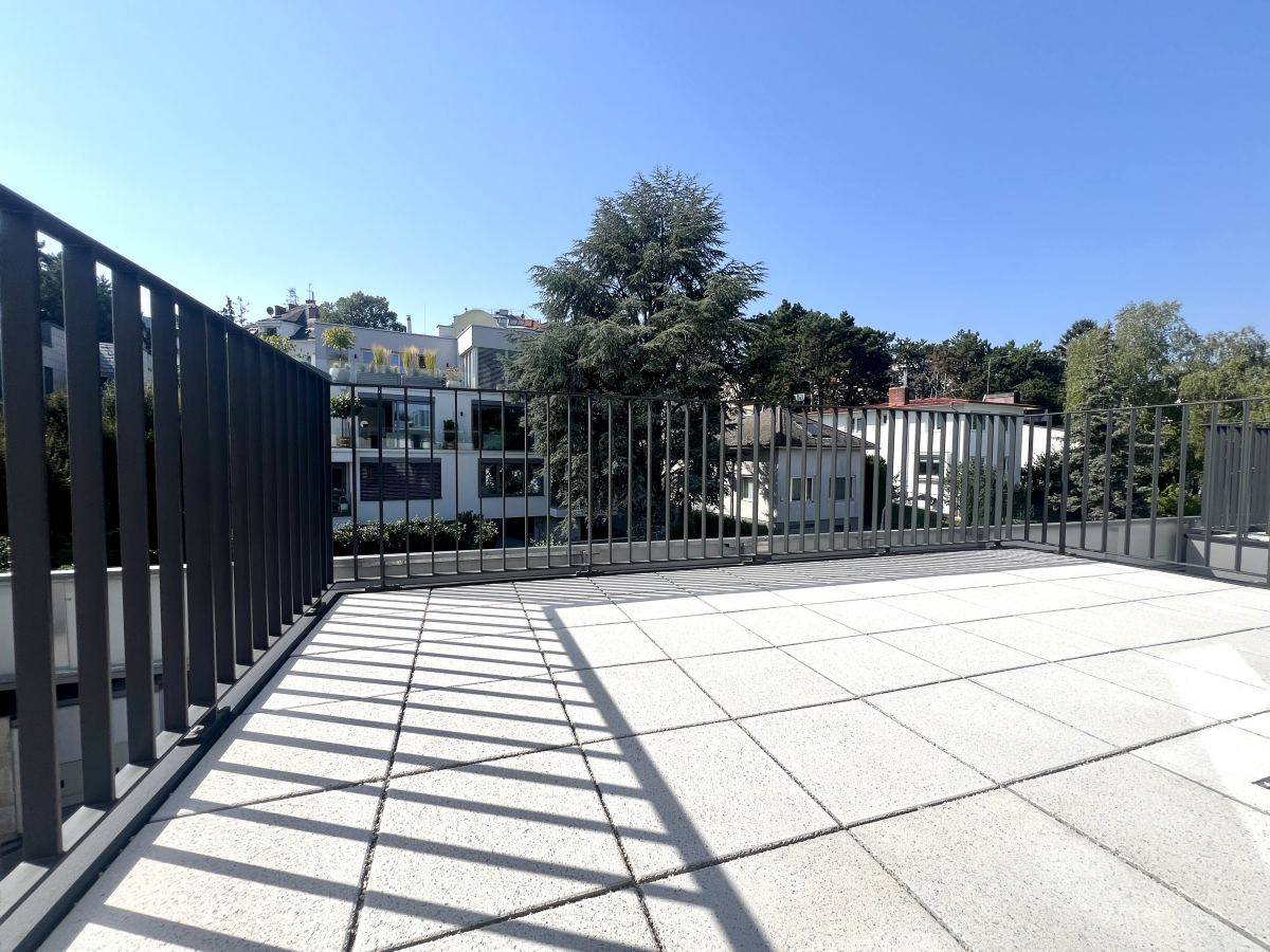 Top floor apartment Vienna view terrace no commission