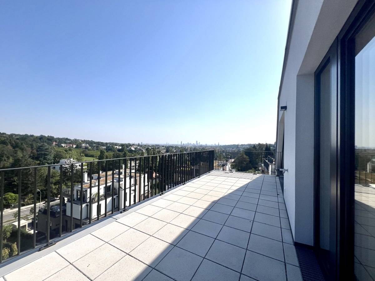 Attic apartment with panoramic view and terrace