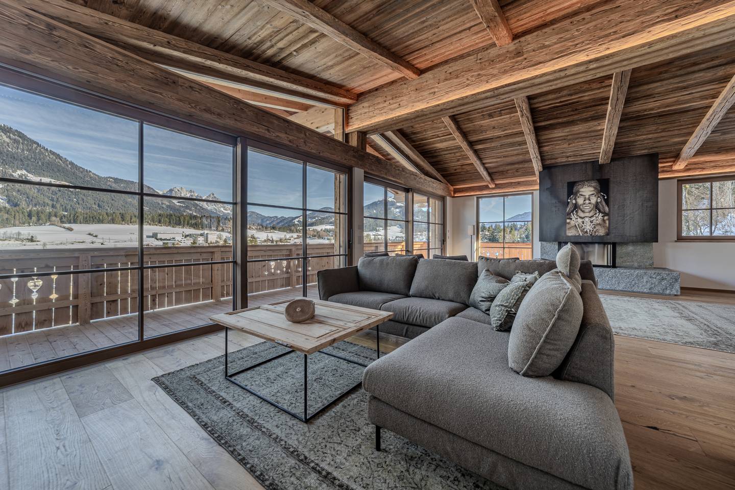 Luxus-Chalet in Fieberbrunn mit Outdoor-Pool, Panoramablick auf Alpen