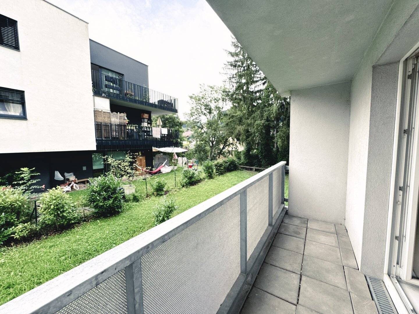 Apartment with loggia suitable for shared living