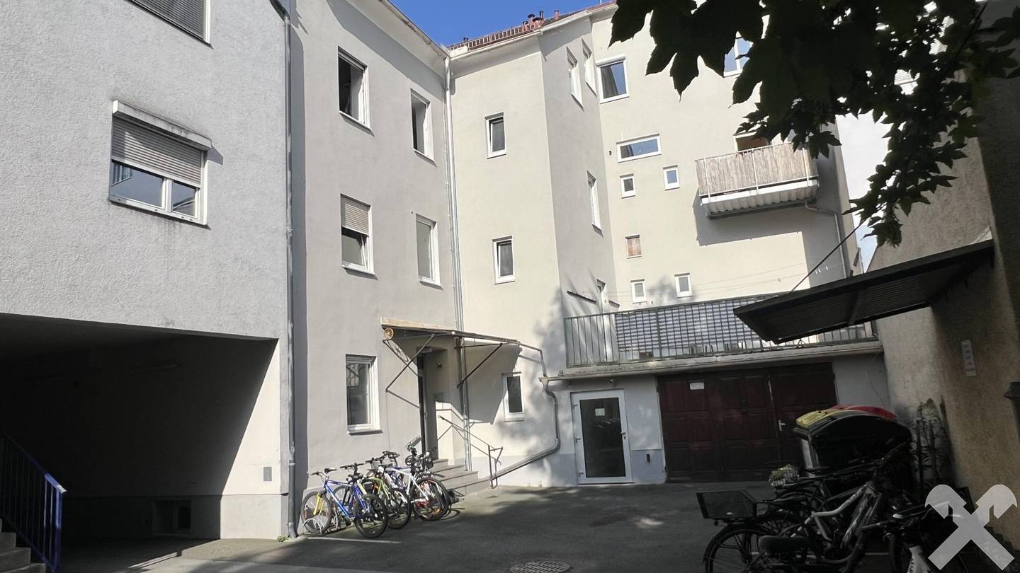 Ruhige Dachgeschosswohnung in Eggenberg sofort beziehbar