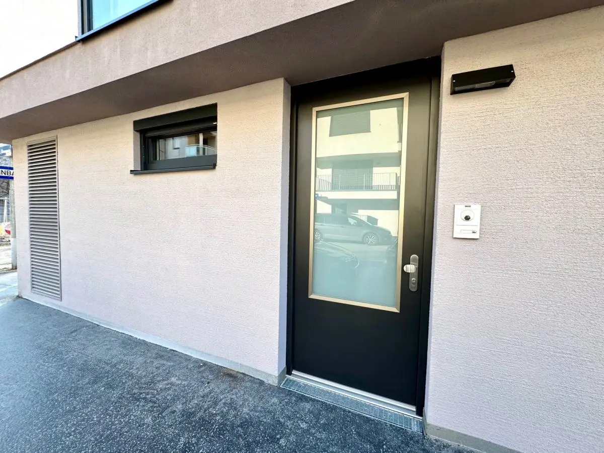 Bright sunny apartment near Kagraner Platz