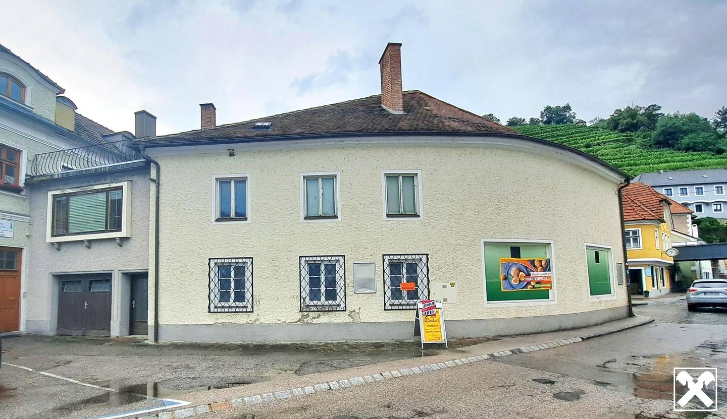 Mehrfamilienhaus in Spitz an der Donau – Zentral, Ausbaupotenzial
