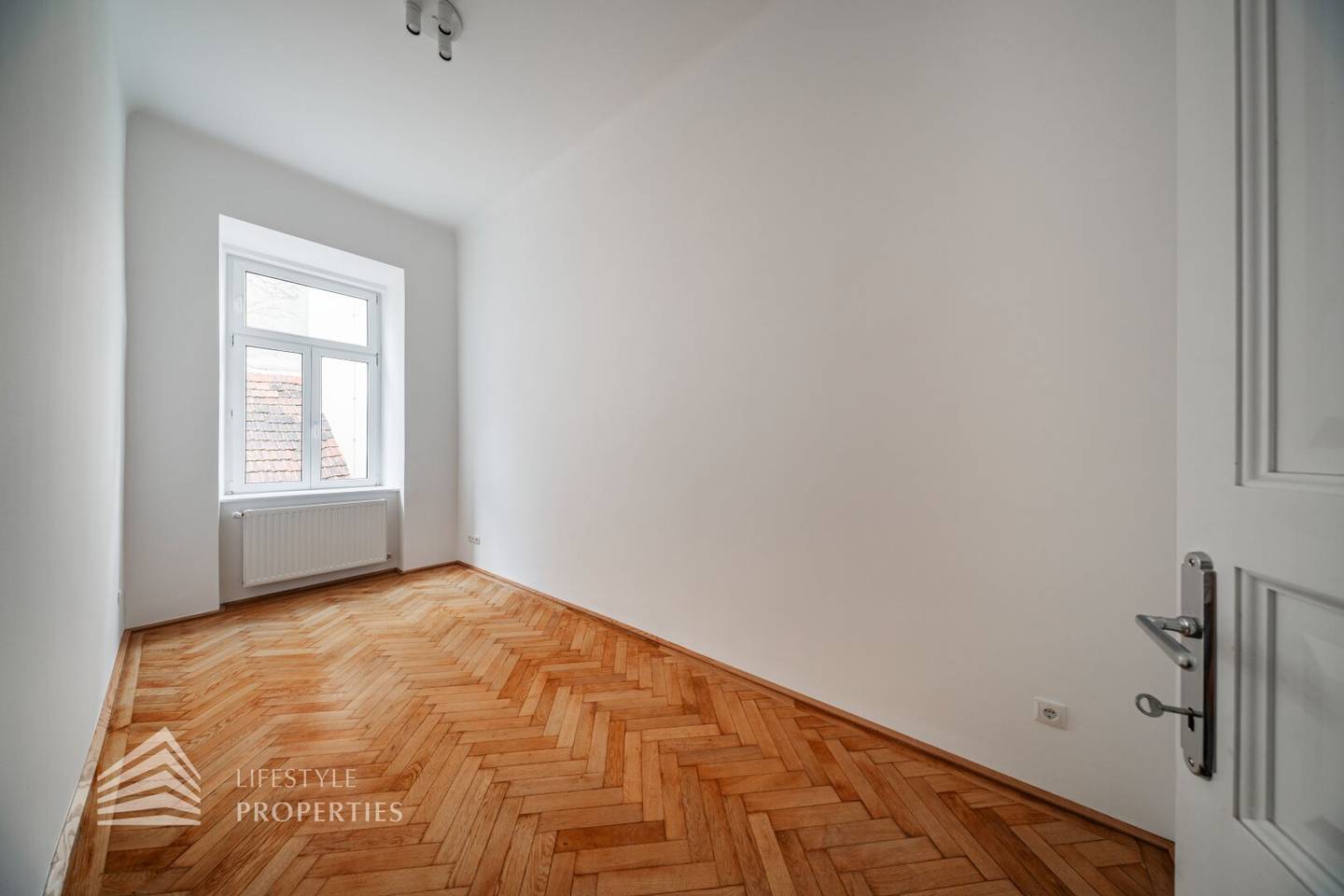 Helle Stilaltbauwohnung mit Lift