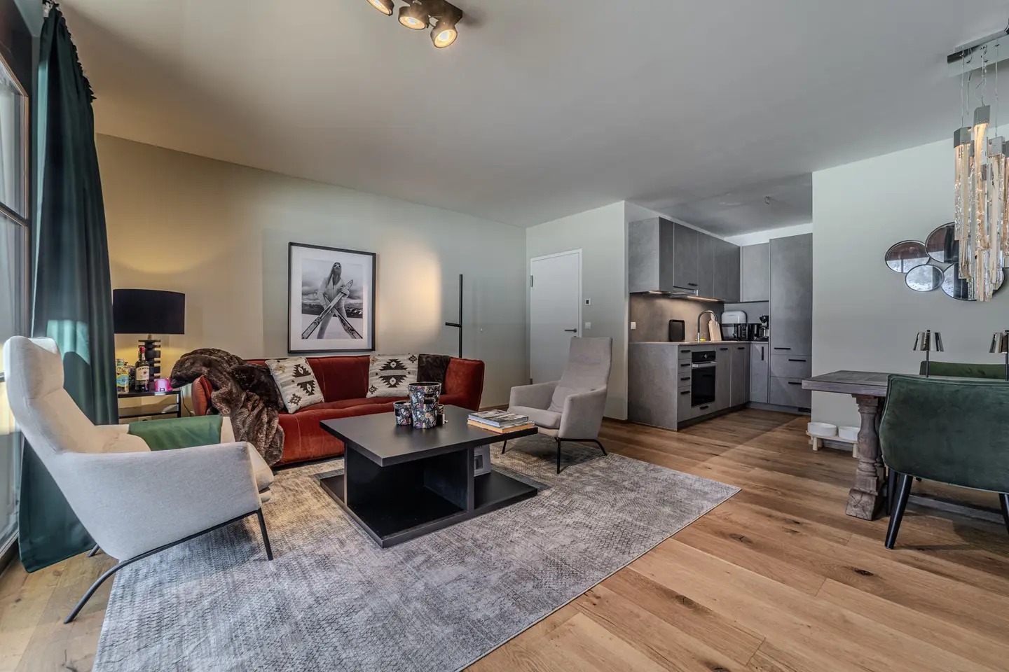 Apartment with sunny balcony and panoramic view