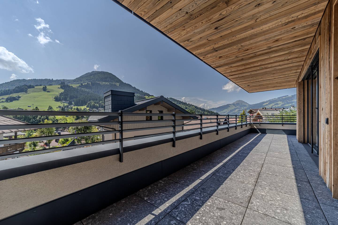 Apartment with panoramic view and private sauna