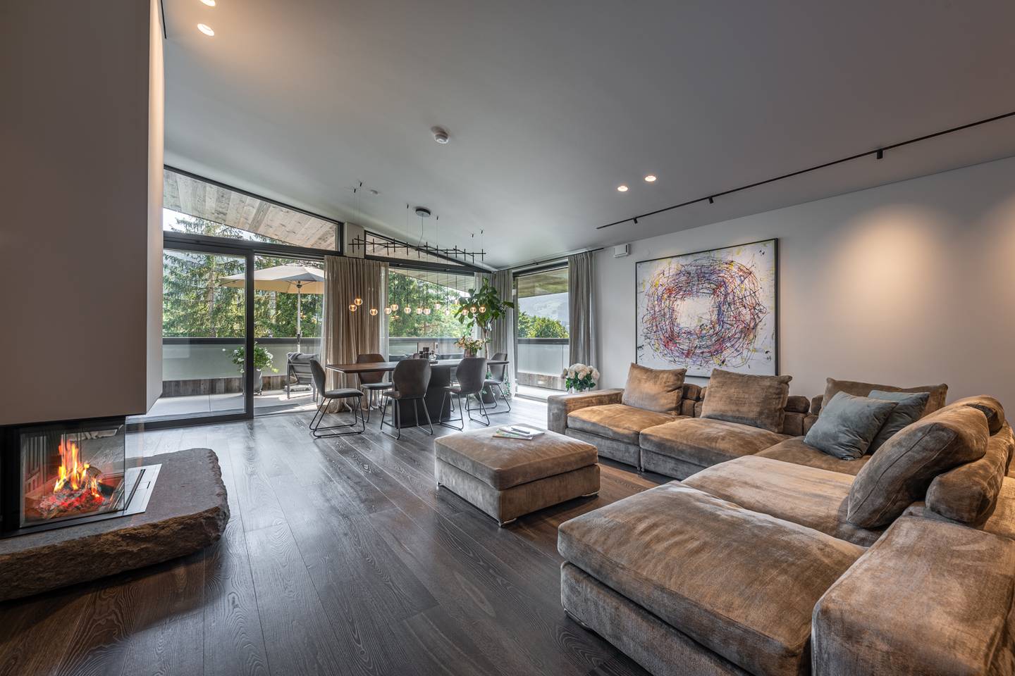Dachgeschosswohnung mit Balkon und Terrasse