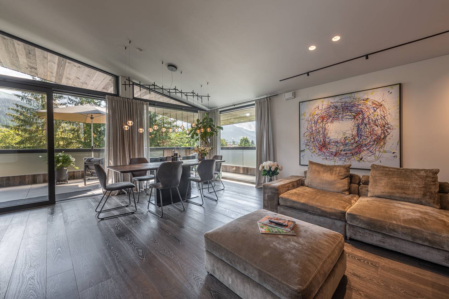 Dachgeschosswohnung mit Balkon und Terrasse