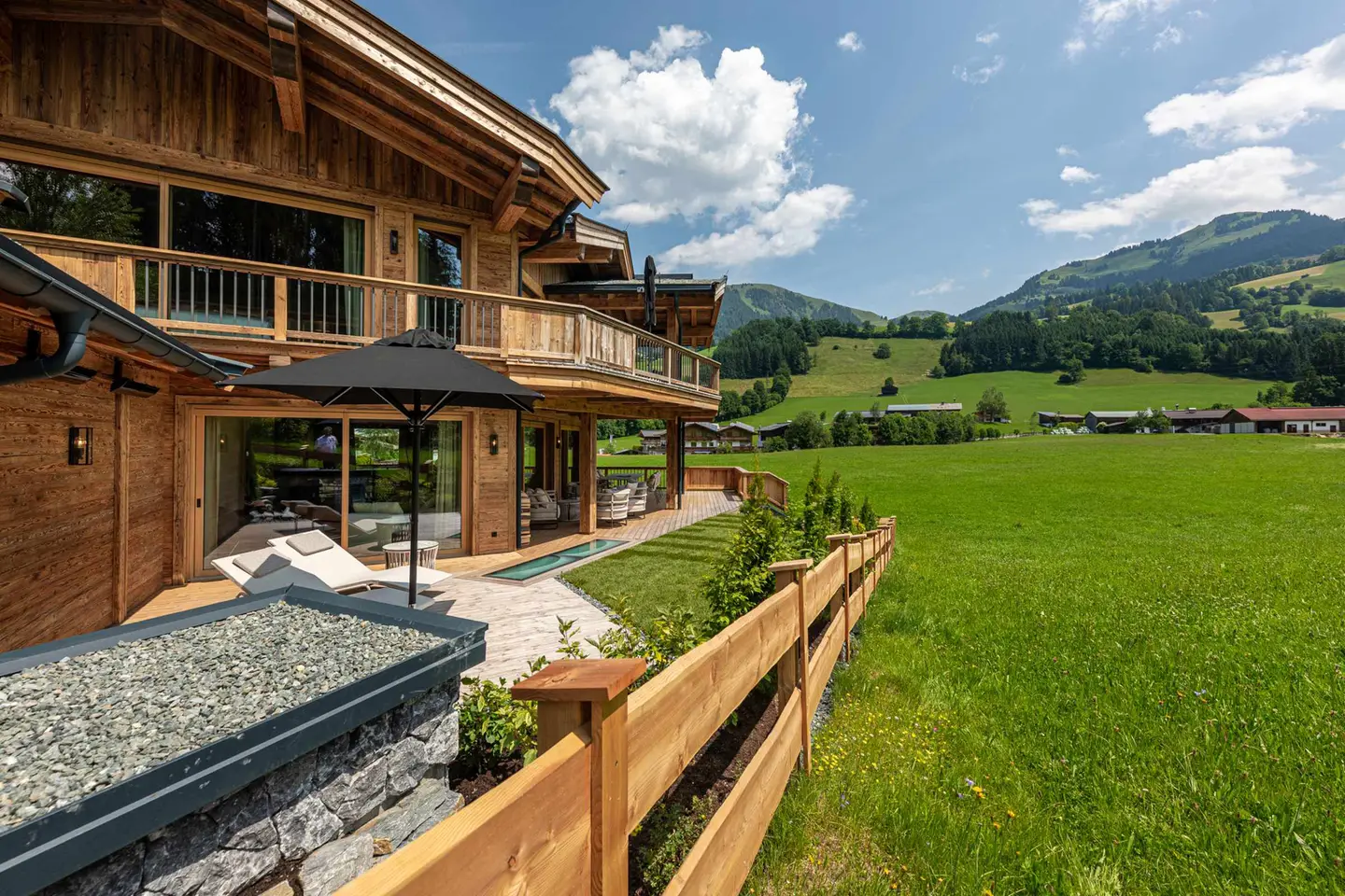 Maisonette apartment with garden and Kaiser view