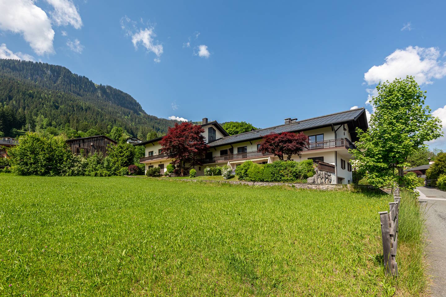 Haus im Haus mit Entwicklungspotenzial in begehrter Wohnlage – Ski-out inklusive