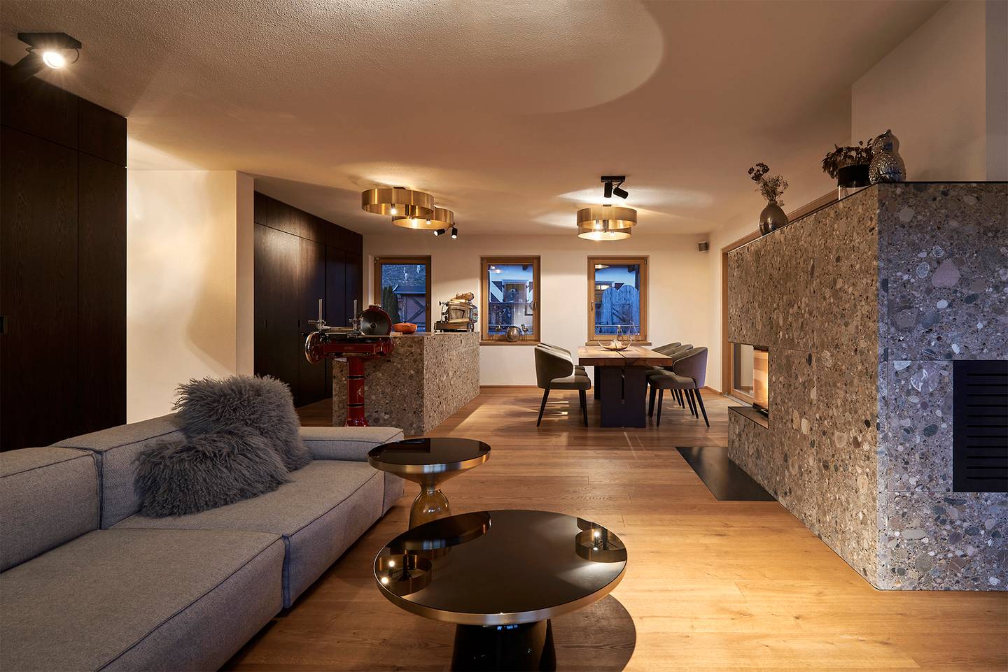 Apartment with spa area fireplace and garden