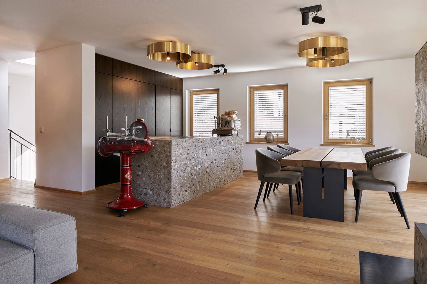 Apartment with spa area fireplace and garden