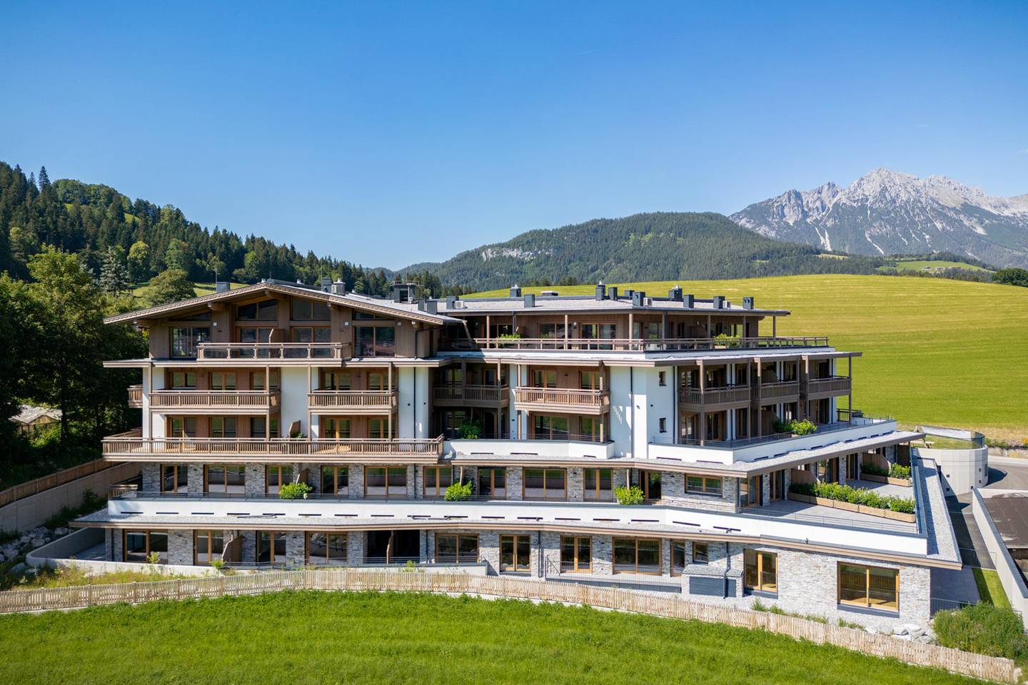 Newly built apartment in central Soll balcony