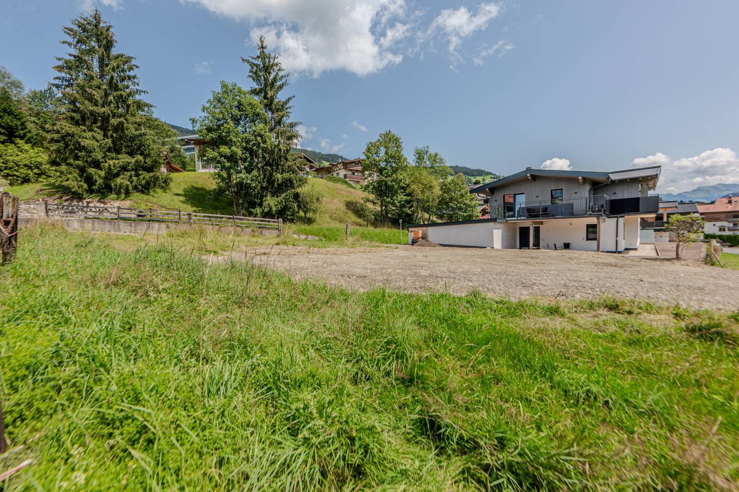 Apartment Baugrundstück mit Baugenehmigung Zweifamilienhaus
