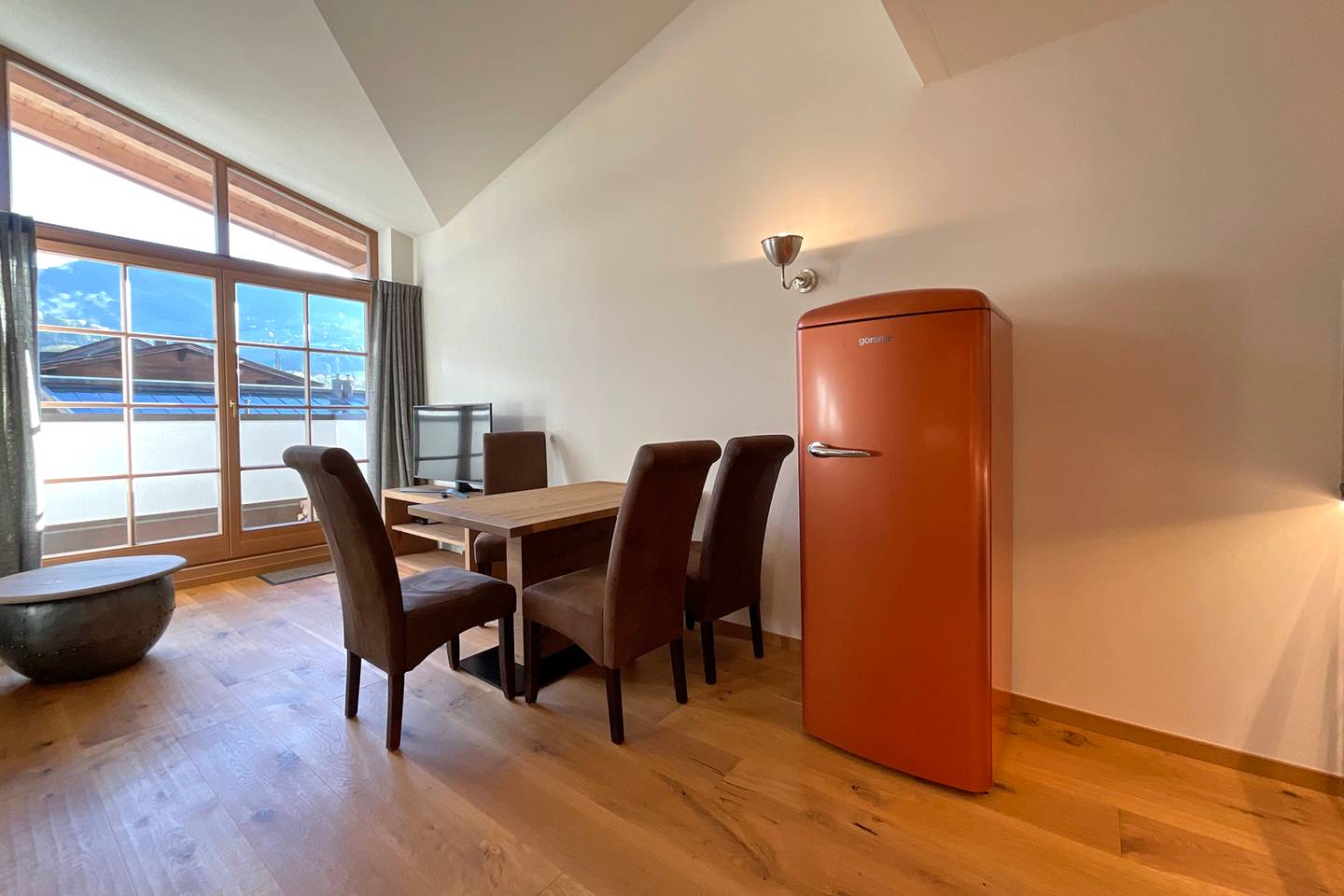 Furnished apartment in central location with balcony