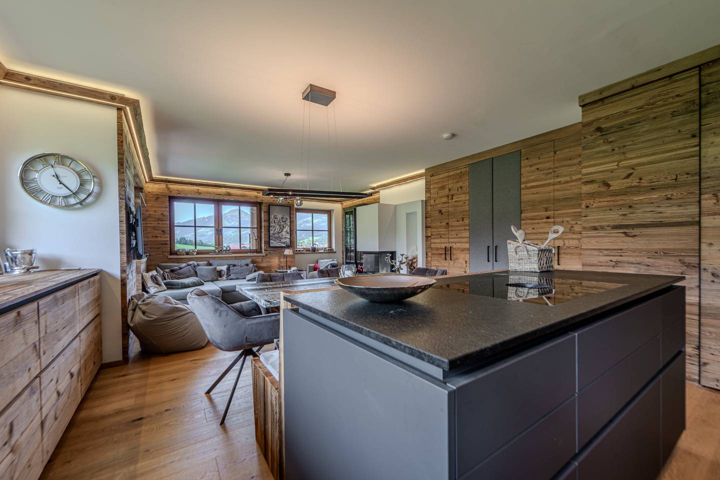 Apartment in Kirchberg center with mountain view