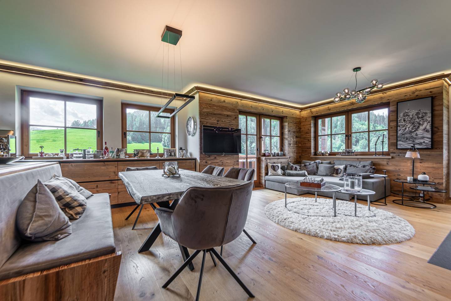 Apartment in Kirchberg center with mountain view