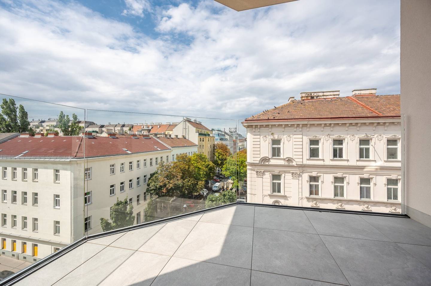 ++FonteFlats++ Elegant 3-room New-Build in a Period Building – First Occupancy with Balcony