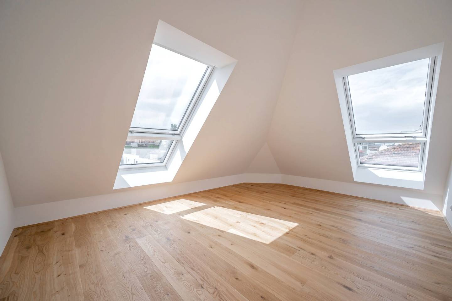 FonteFlats Fantastic 4 room attic first occupancy with great rooftop terrace