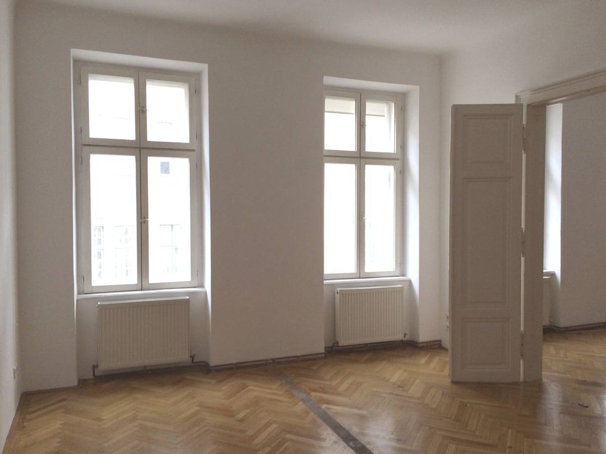 Altbauwohnung long term tenant near Modenapark