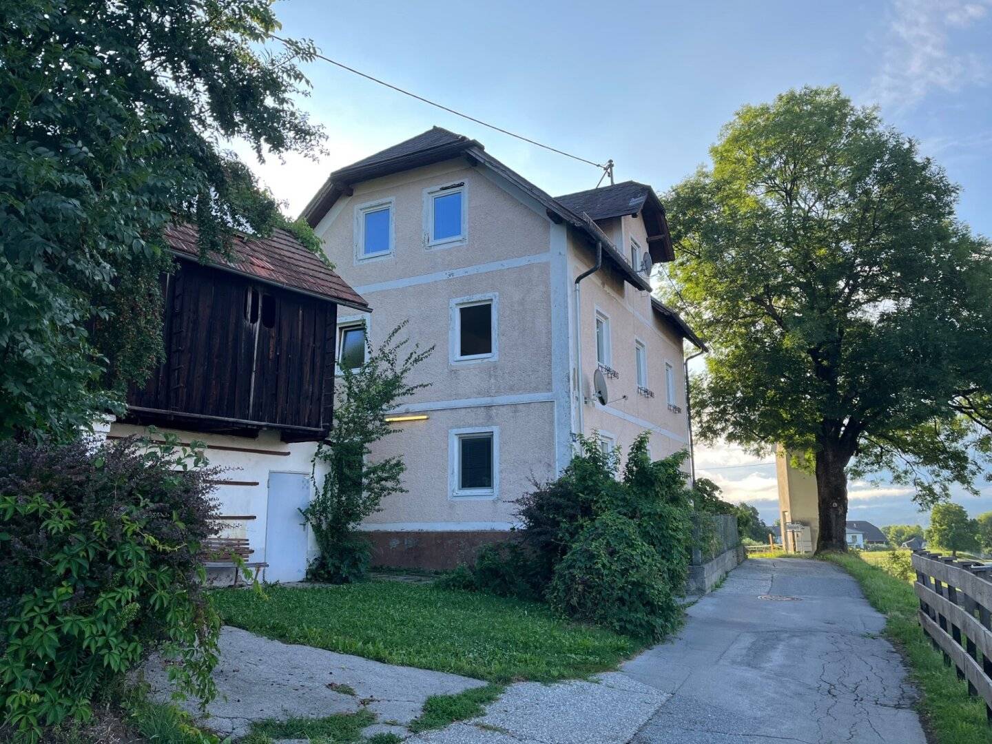 Traumhaftes Baugrundstück in Villach-Vassach mit Altbestand – Sonnig, ruhig und mit Weitblick (Gstk. 3)