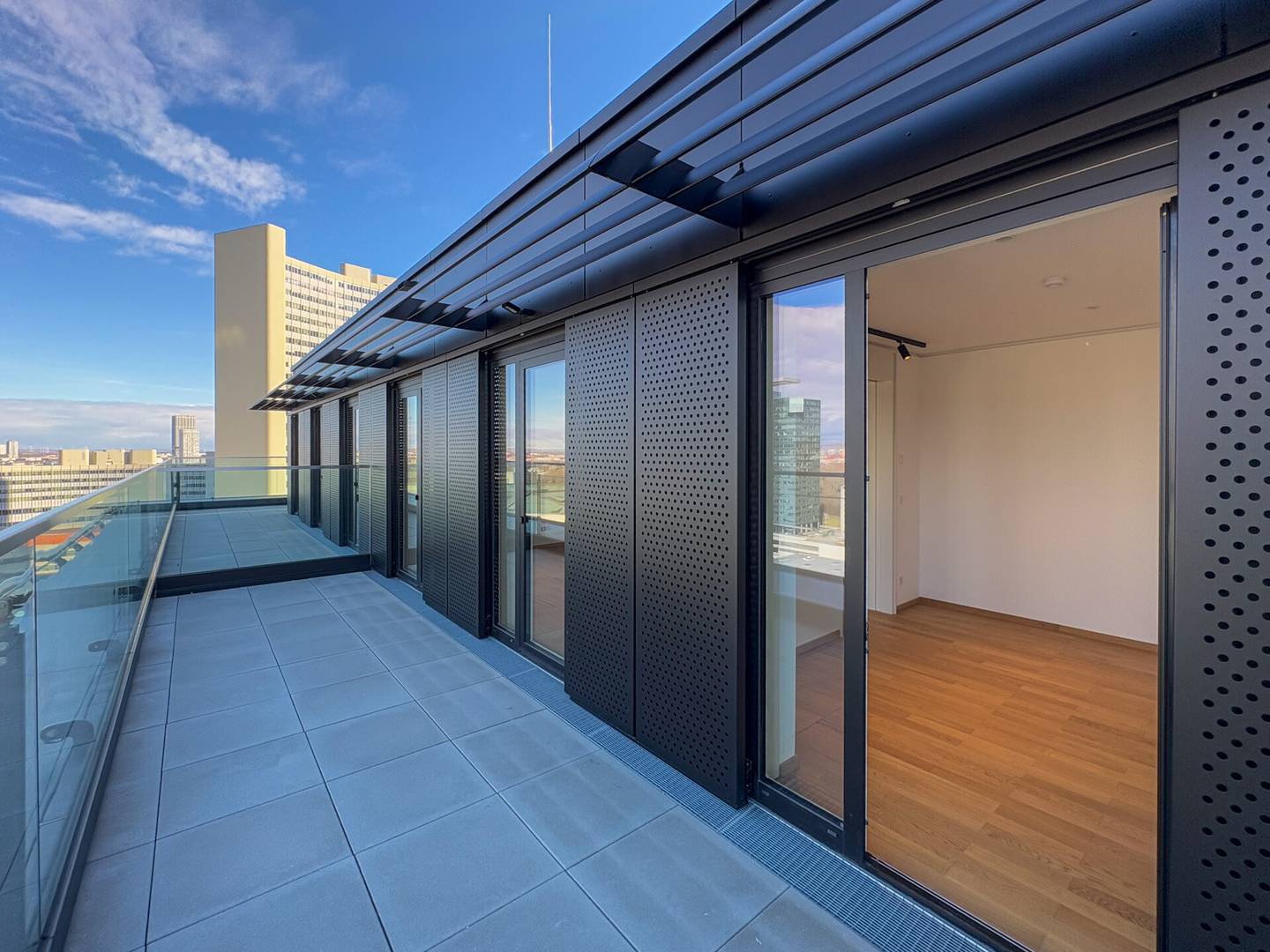 Dachgeschosswohnung mit großer Terrasse Erstbezug