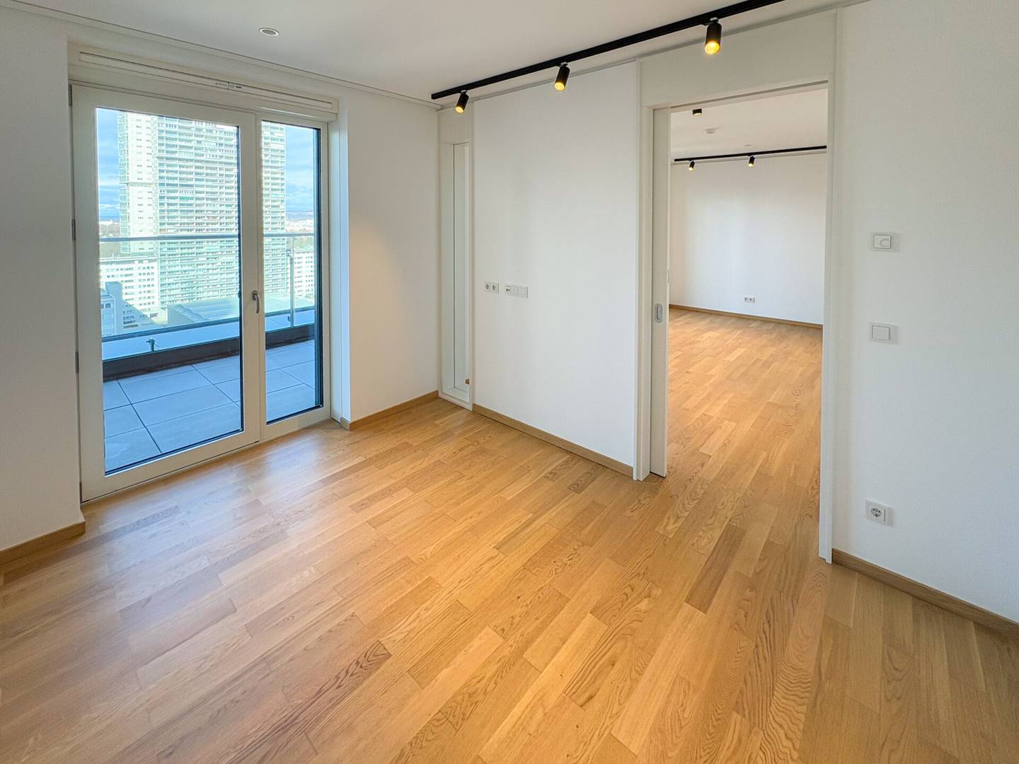 Dachgeschosswohnung mit großer Terrasse Erstbezug