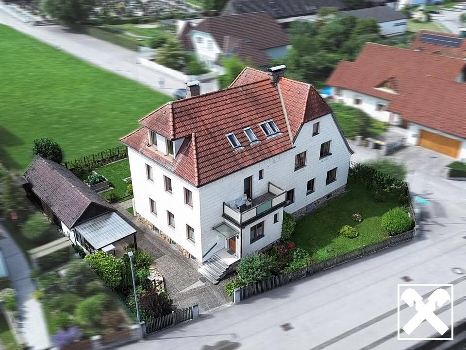 Preisreduziertes Raumwunder: teilsanierungsbedürftiges Mehrfamilienhaus mit drei Einheiten!