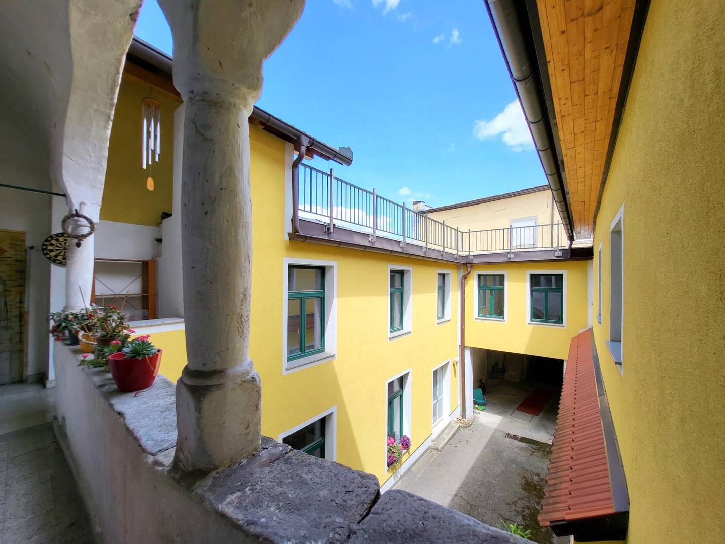 Historisches Stadthaus in Enns mit Ladenflächen und Potenzial