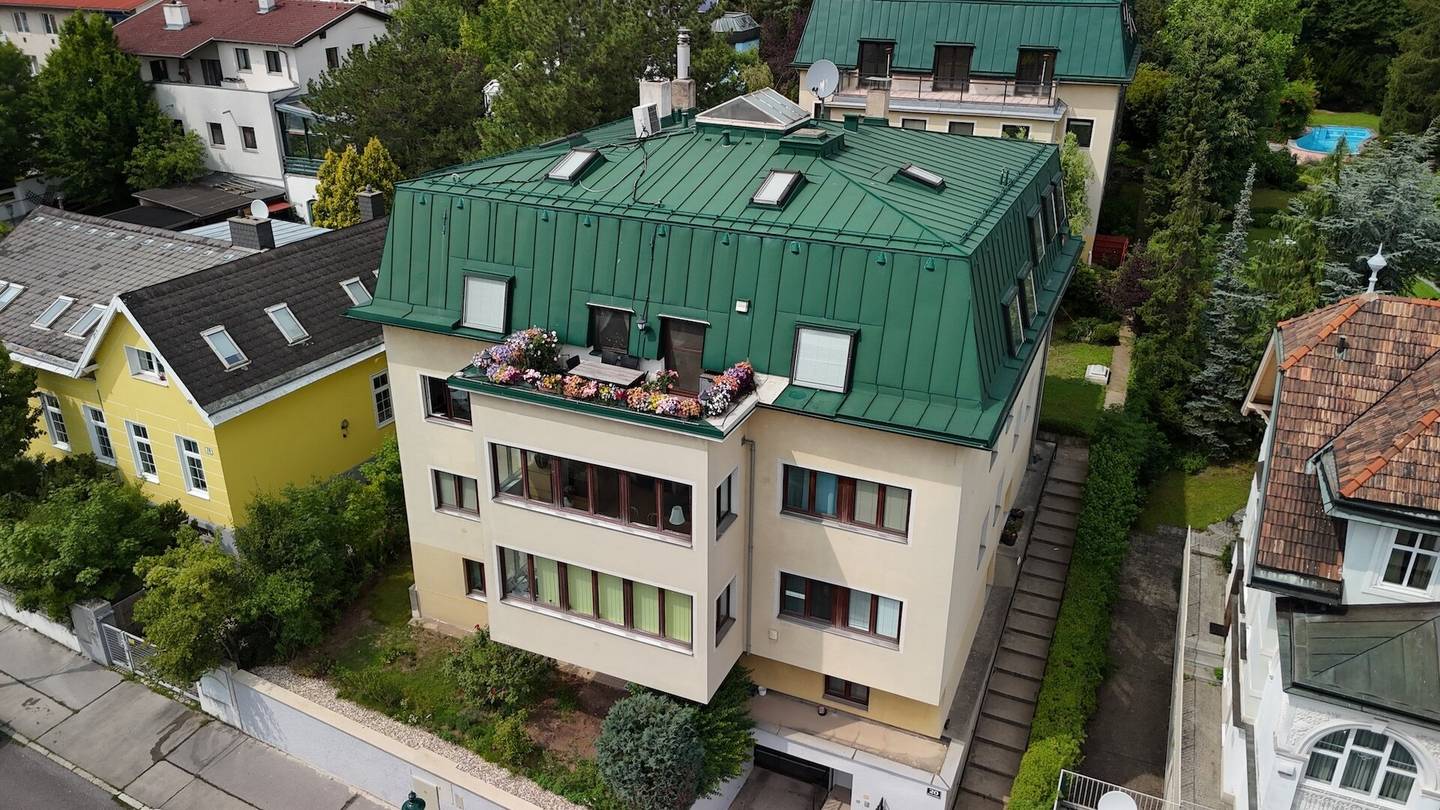 Renovated maisonette apartment with underground parking