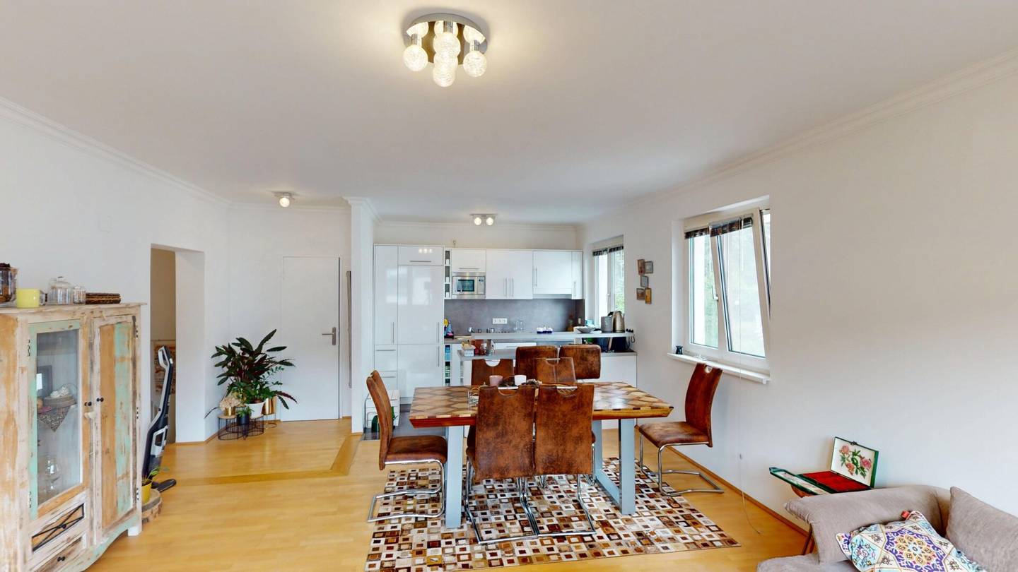 Renovated maisonette apartment with underground parking