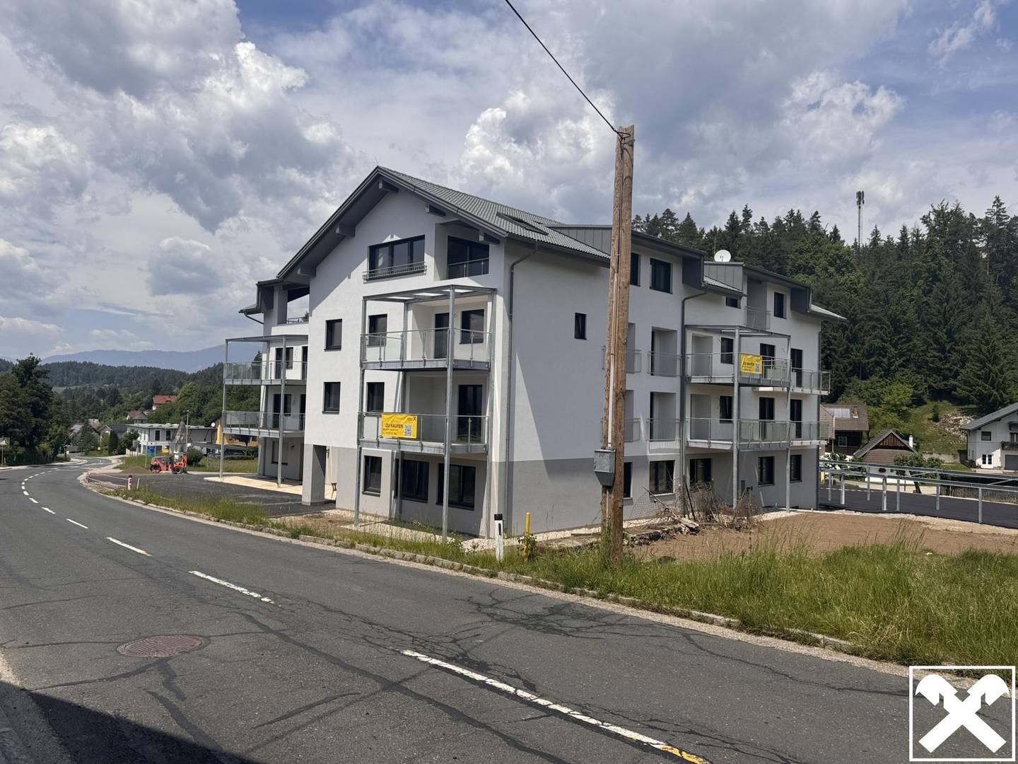 Commission free new build apartment with carport