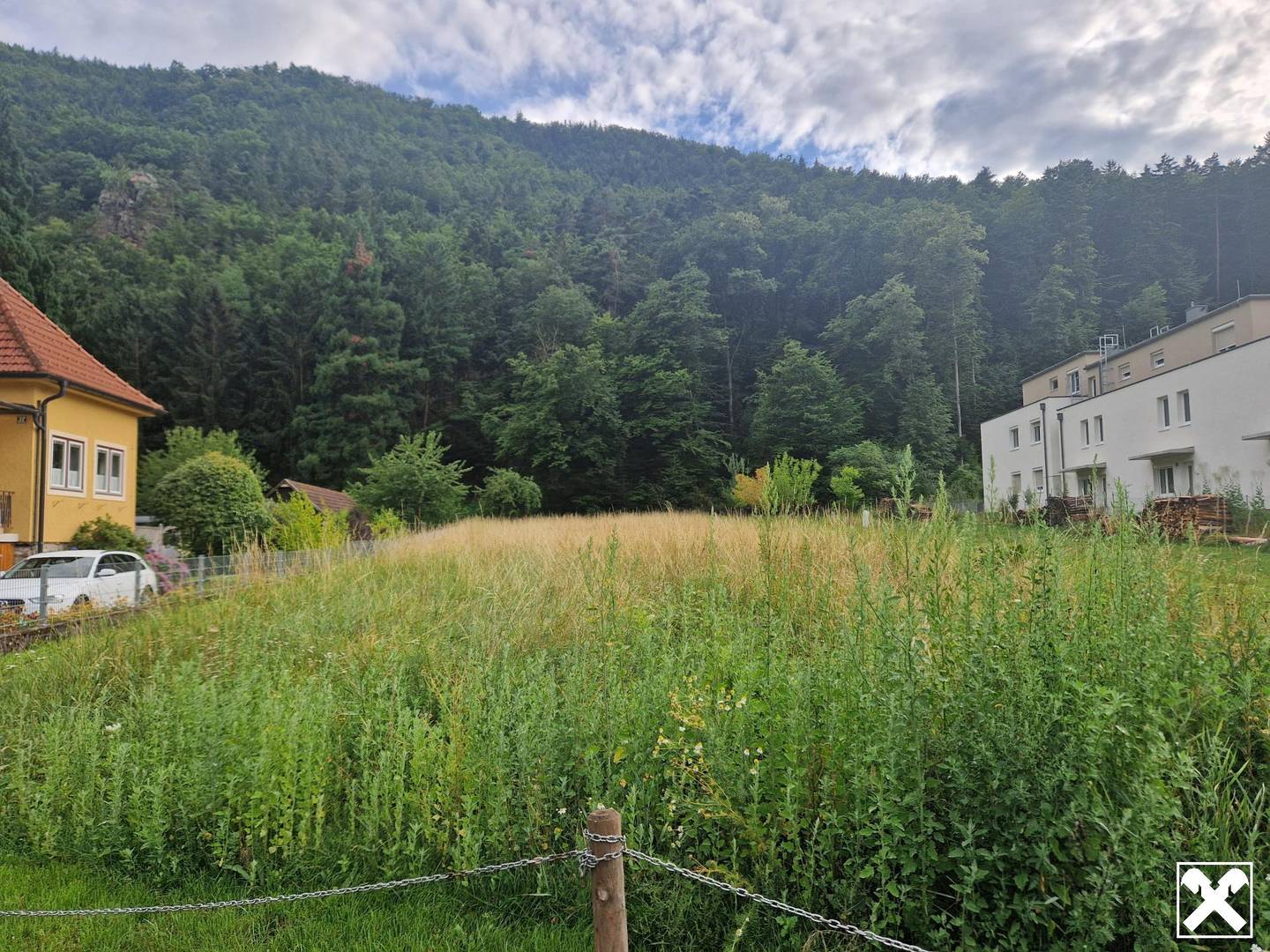 EINE SELTENE GELEGENHEIT: BAUGRUNDSTÜCK MIT EIGENEM WALD MIT HERRLICHEM AUSBLICK DIREKT AM WASSER