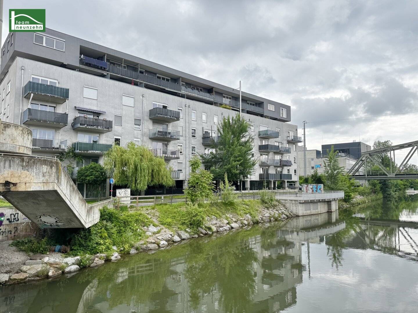 INVESTMENT-WOHNUNGSPAKET ZUM ATTRAKTIVEN PREIS! 5 WOHNUNGEN in gebrauchtem Neubauhaus!