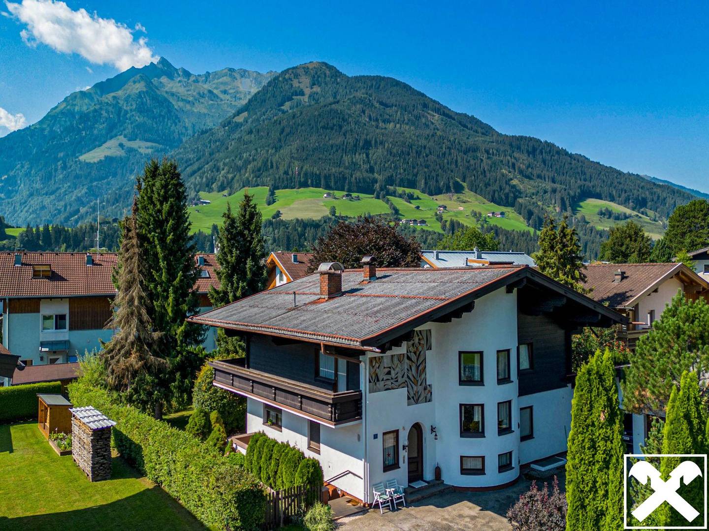 Geräumiges Wohnhaus mit großem Garten
