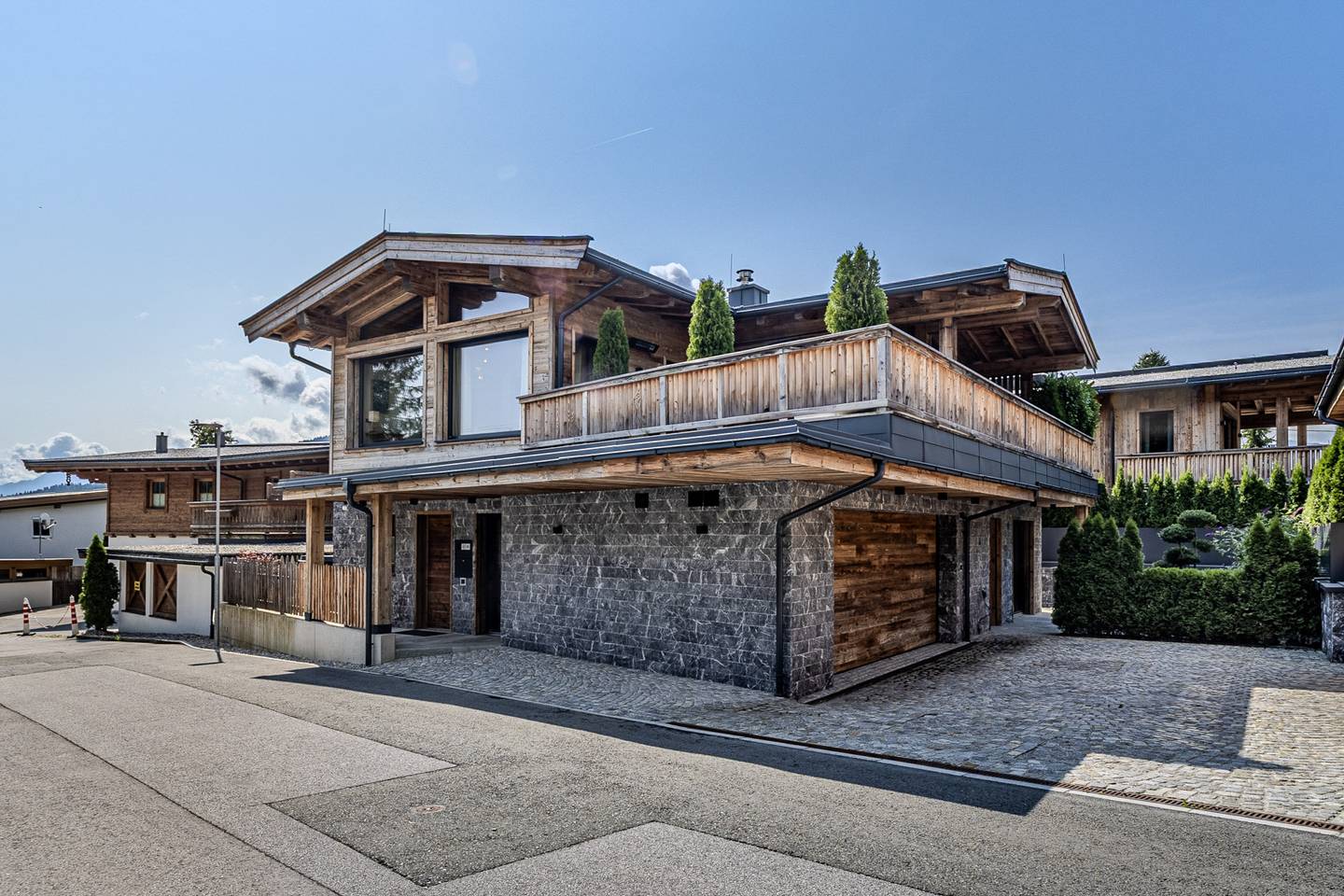 Alpiner Luxus trifft Design – Neubauchalet mit Kaiserblick