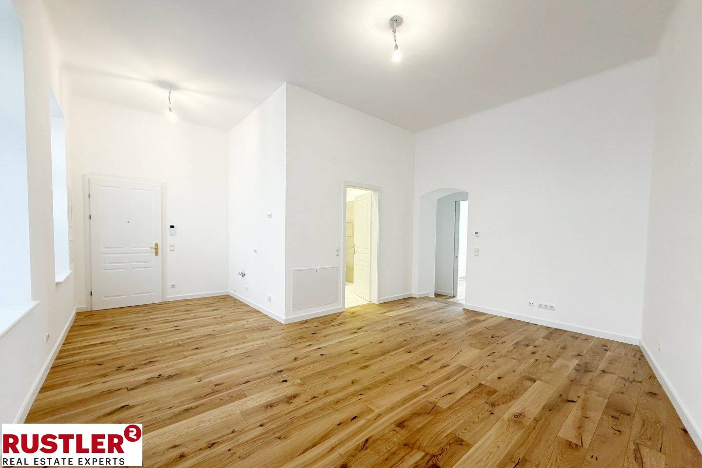 Stadtleben und Ruhe vereint: 2-Zimmer-Wohnung mit privater Innenhofterrasse