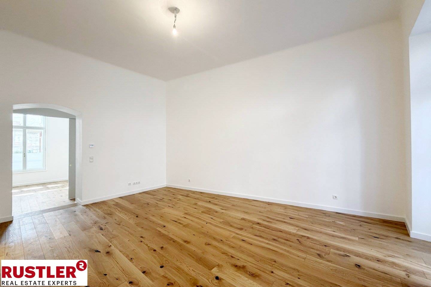 Stadtleben und Ruhe vereint: 2-Zimmer-Wohnung mit privater Innenhofterrasse