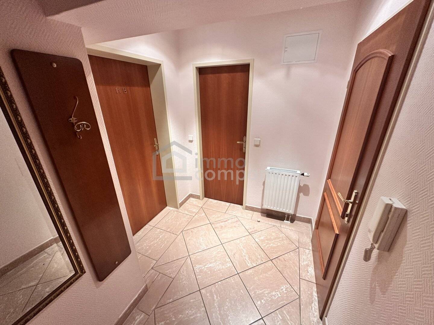 Apartment with city view and built in kitchen